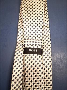 NWOT Hugo Boss Men's Silver and Black 100% Silk Micro-Check Geometric Neck Tie